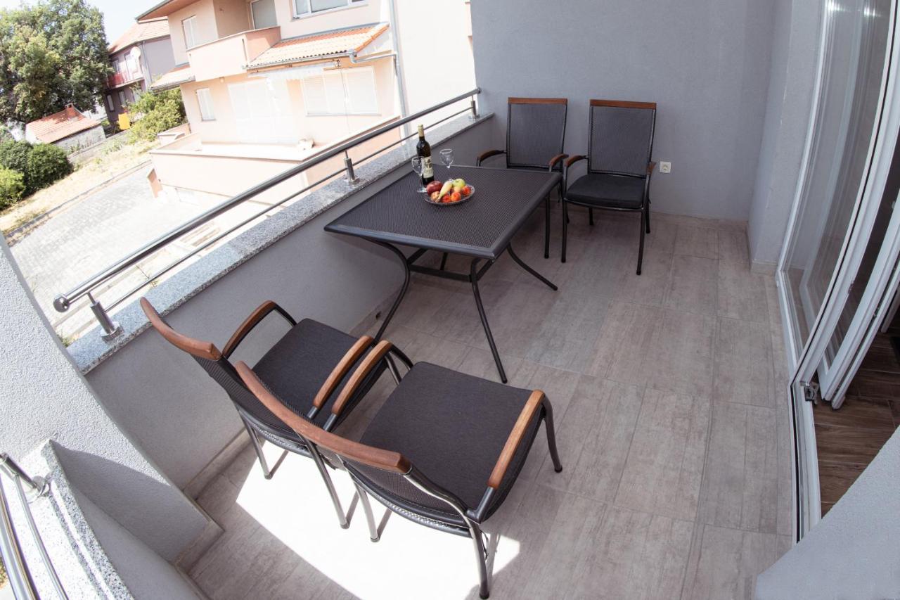 Apartmani Mijo, Биоград на Мору Екстериор снимка