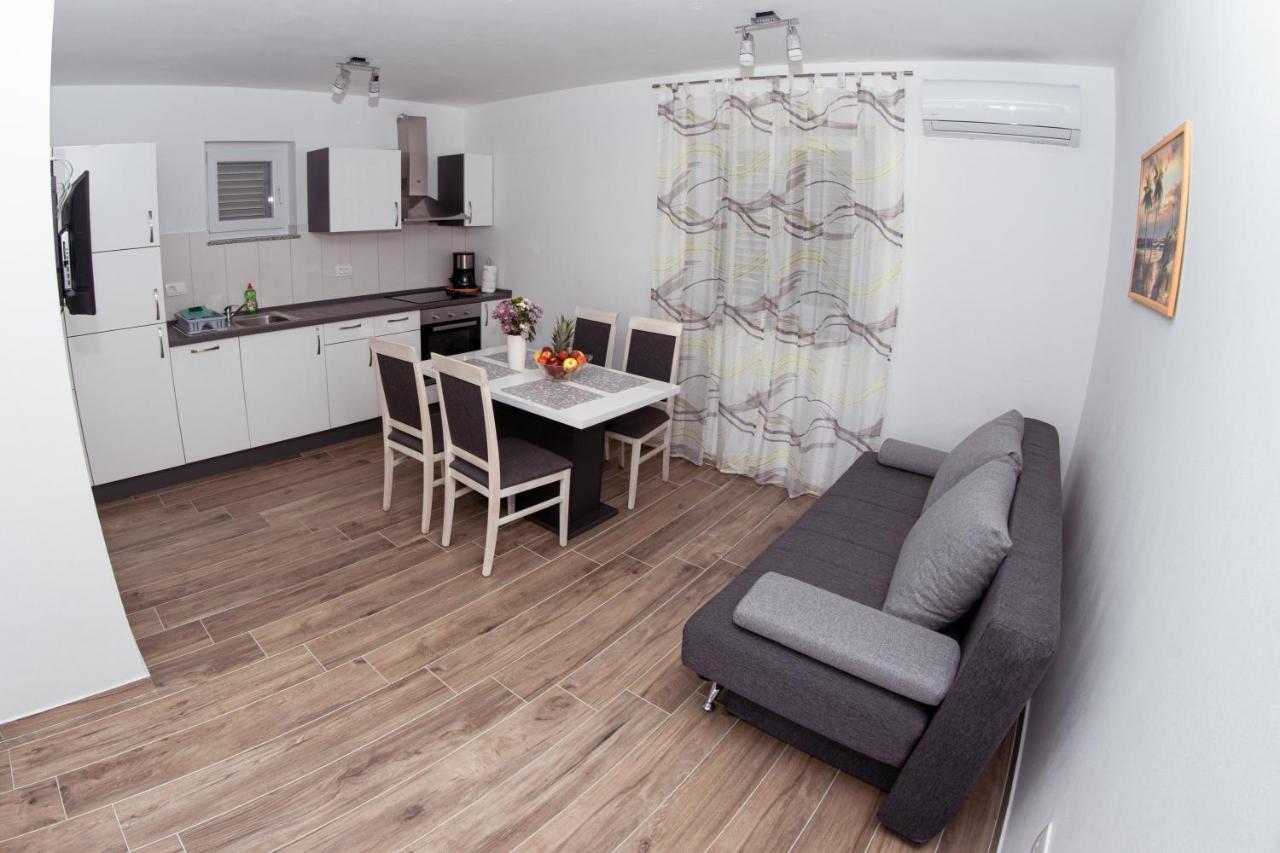 Apartmani Mijo, Биоград на Мору Екстериор снимка